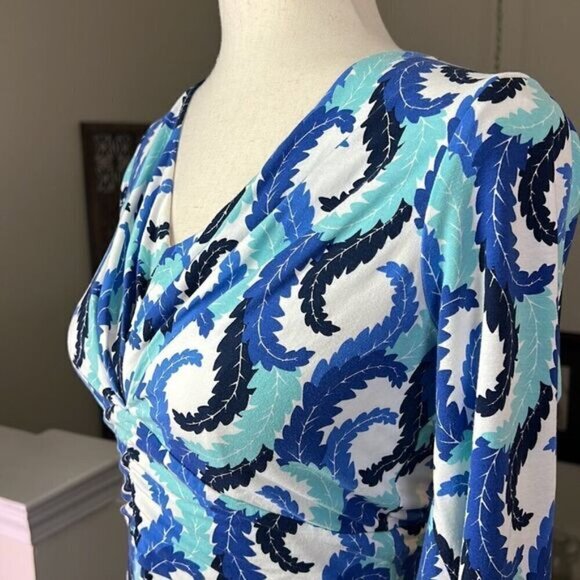 BODEN Feathered Shades of Blue Wrap Dress Sz 6 EUC - Picture 2 of 7